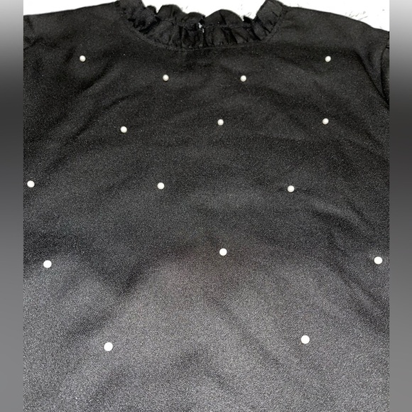 SHEIN black long sleeve blouse with pearl embellishment and ruffled collar - Picture 5 of 7